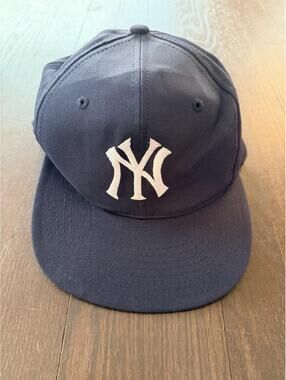 Vintage New York Yankees Twins Enterprise Snapback Cap Hat OK Condition RARE 🔥